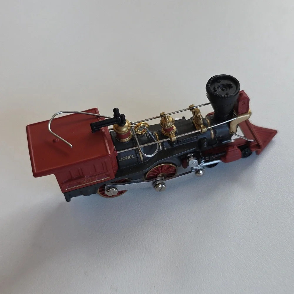 Hallmark Ornament - Lionel Train 2000 - 5th In Series